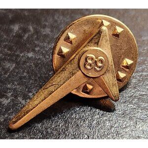 Vintage Gold Tone Pin Badge With‎ 89 Star Design & Clasp
